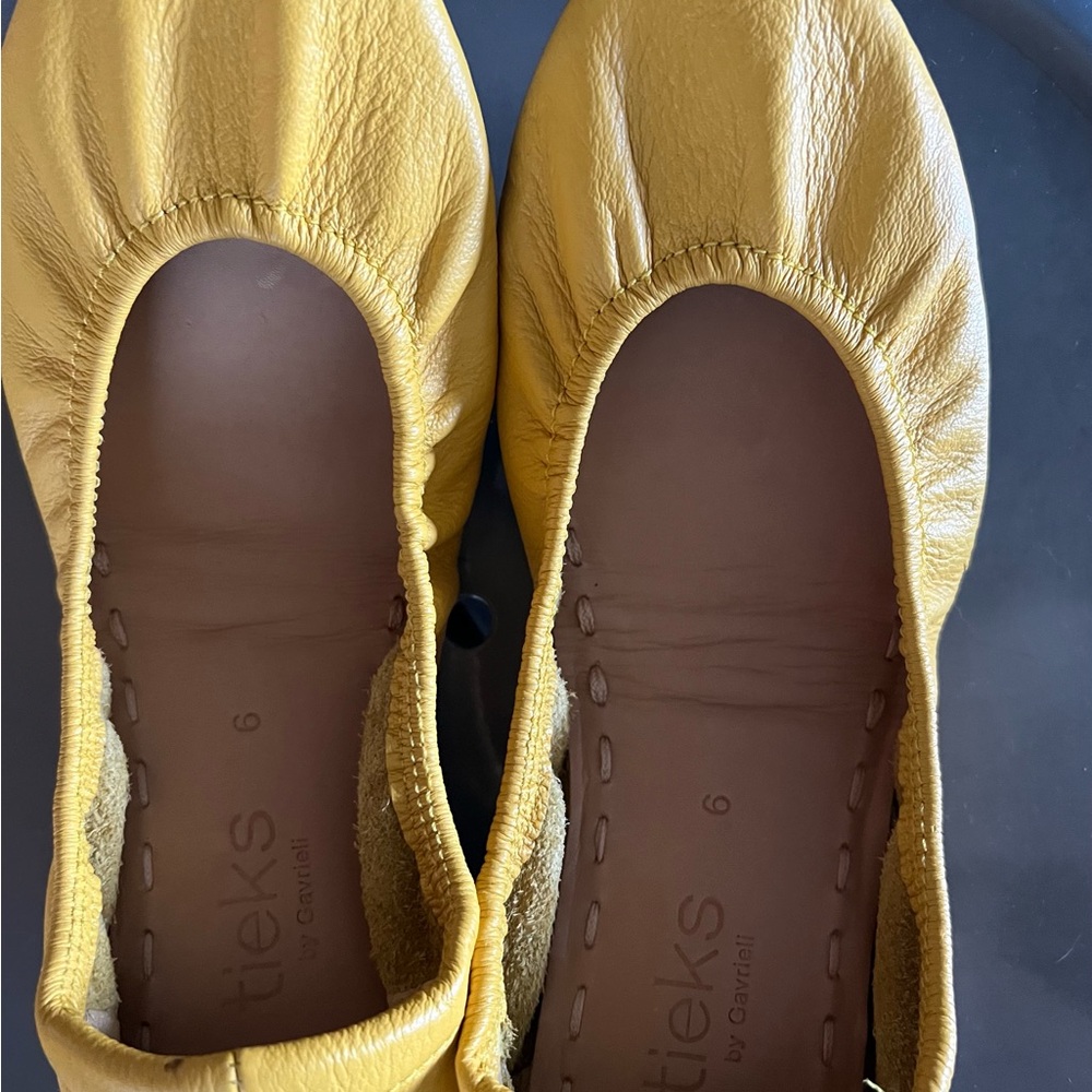 Tieks Yellow Leather Flats Sz 6
